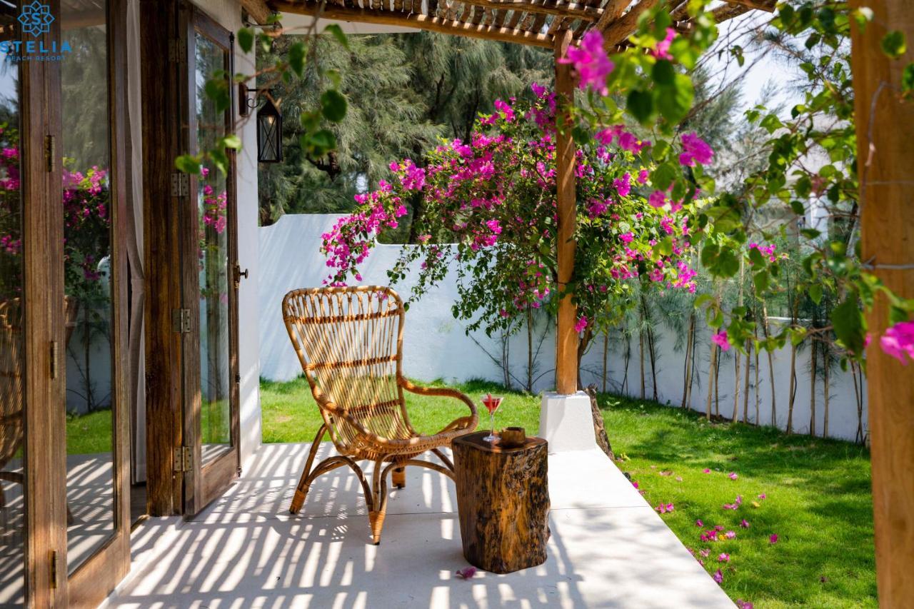 Stelia Beach Resort Туй Хоа Екстериор снимка