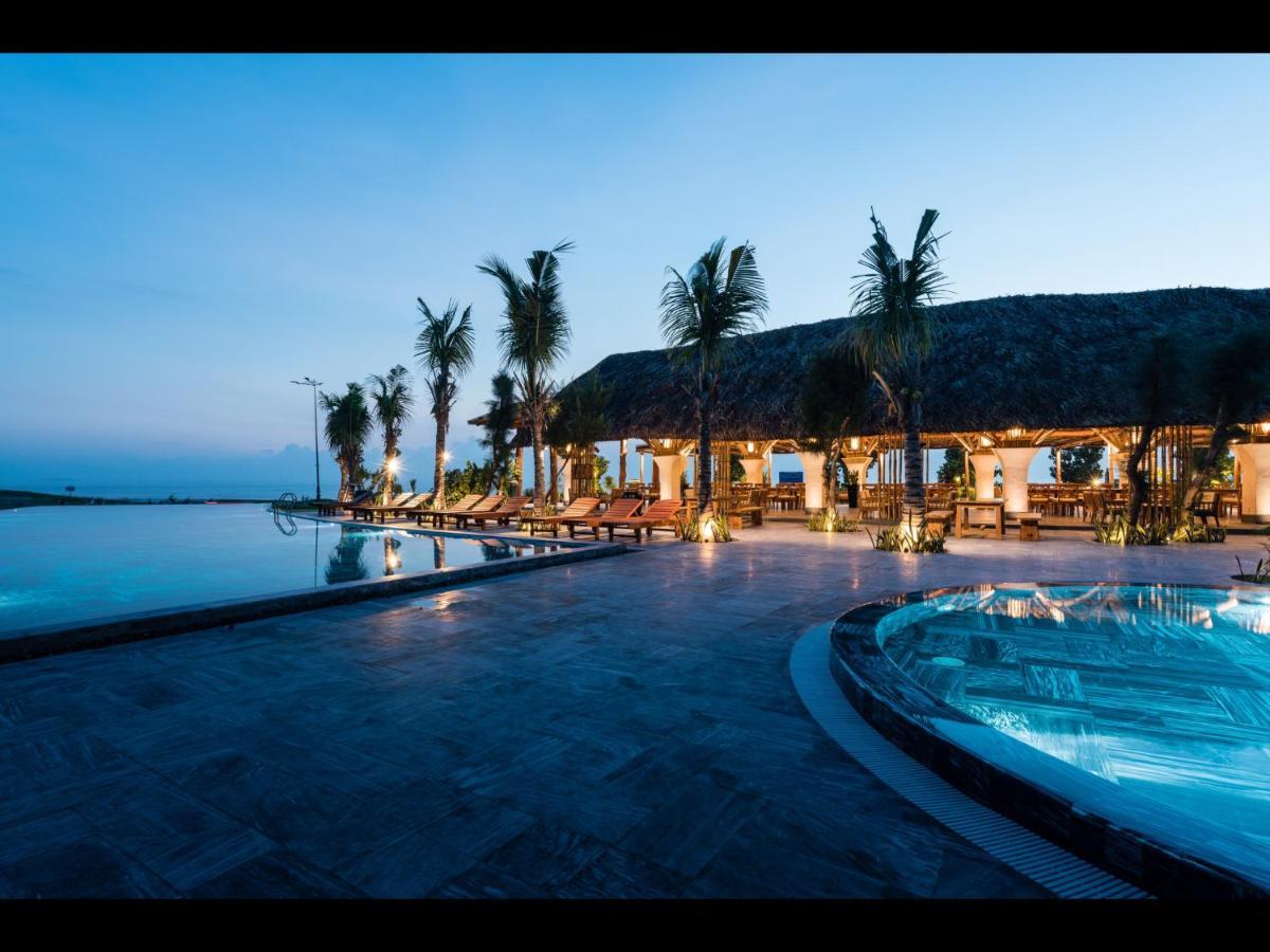 Stelia Beach Resort Туй Хоа Екстериор снимка