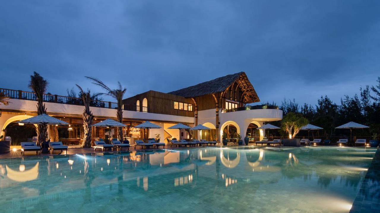 Stelia Beach Resort Туй Хоа Екстериор снимка